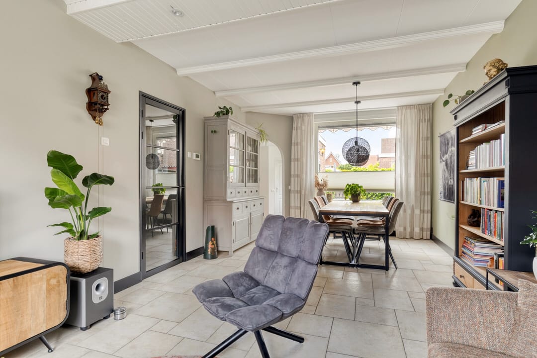 Turn-key family home with 10 solar panels and sunny west-facing garden in Pernis — 13