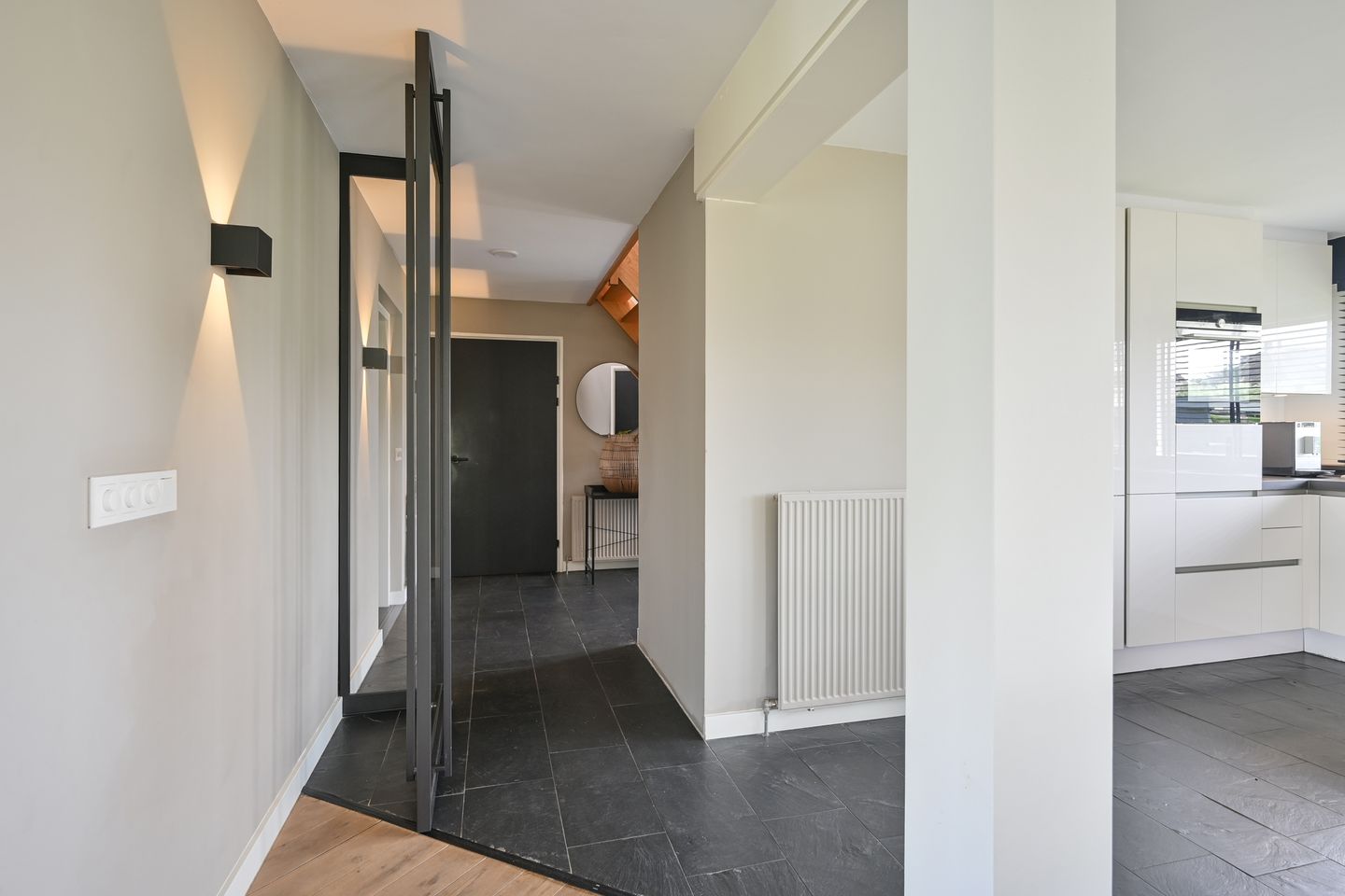 Foto 44 van Drieteenspecht 48