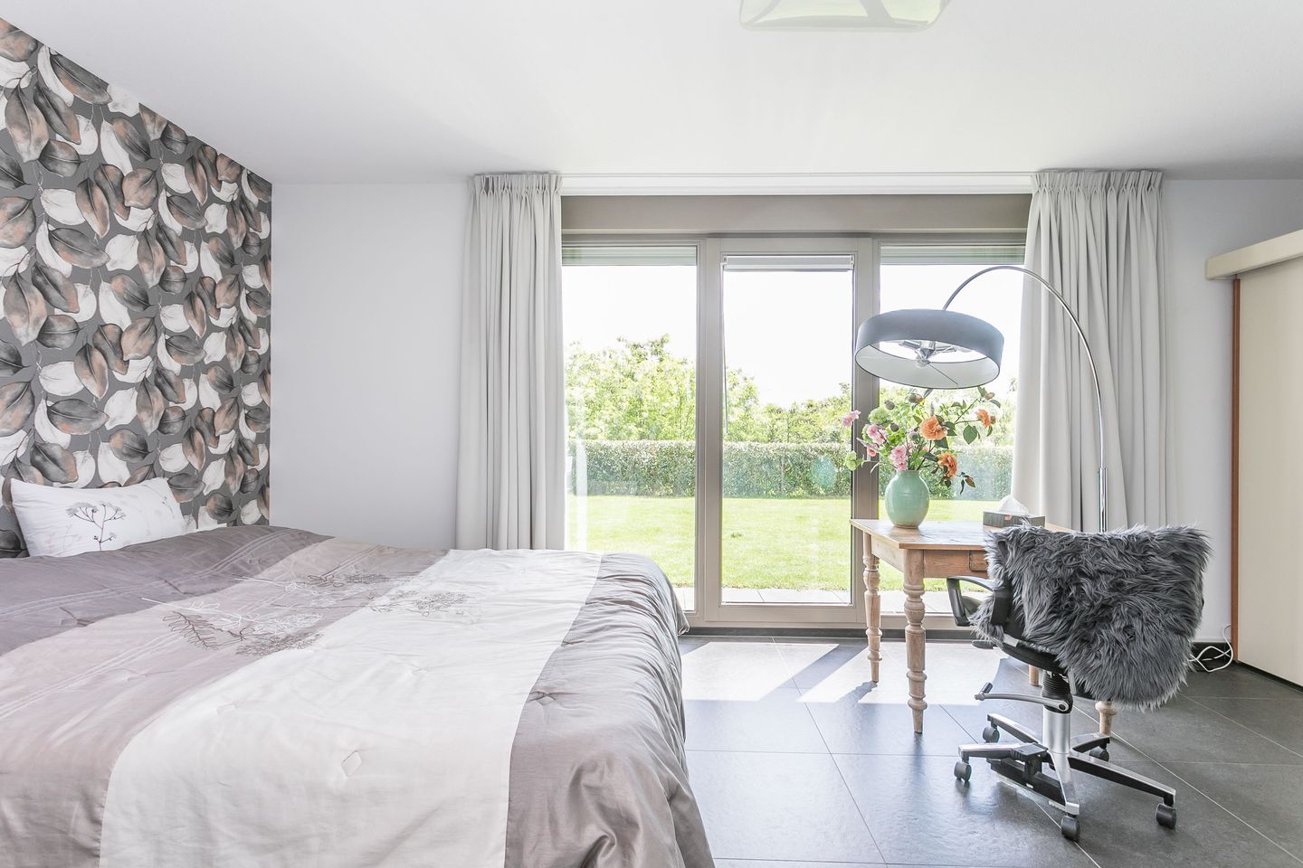Luxury Life-Proof Detached Home Built in 2021 with Panoramic Roof Terrace and Sunlit Garden — 14