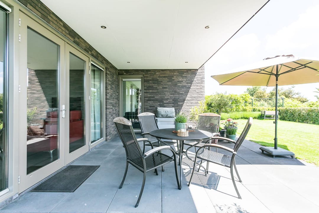 Luxury Life-Proof Detached Home Built in 2021 with Panoramic Roof Terrace and Sunlit Garden — 28