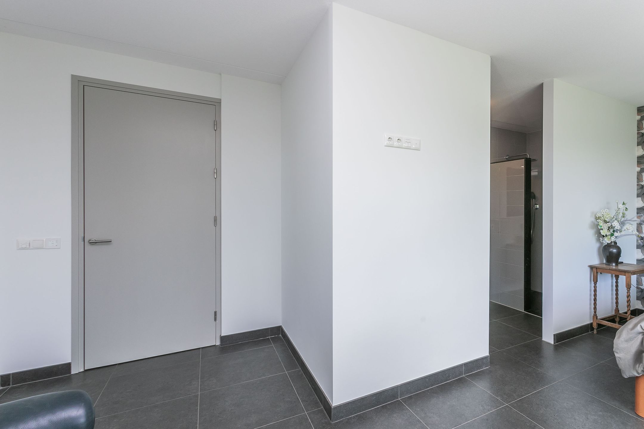 Luxury Life-Proof Detached Home Built in 2021 with Panoramic Roof Terrace and Sunlit Garden — 12