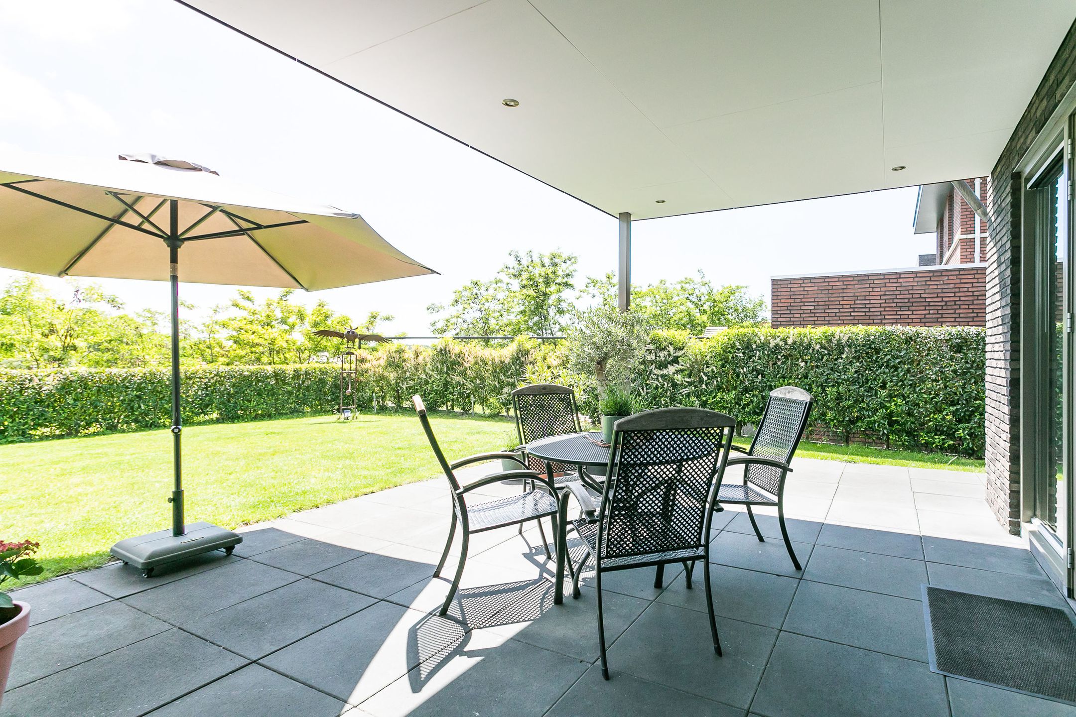 Luxury Life-Proof Detached Home Built in 2021 with Panoramic Roof Terrace and Sunlit Garden — 27