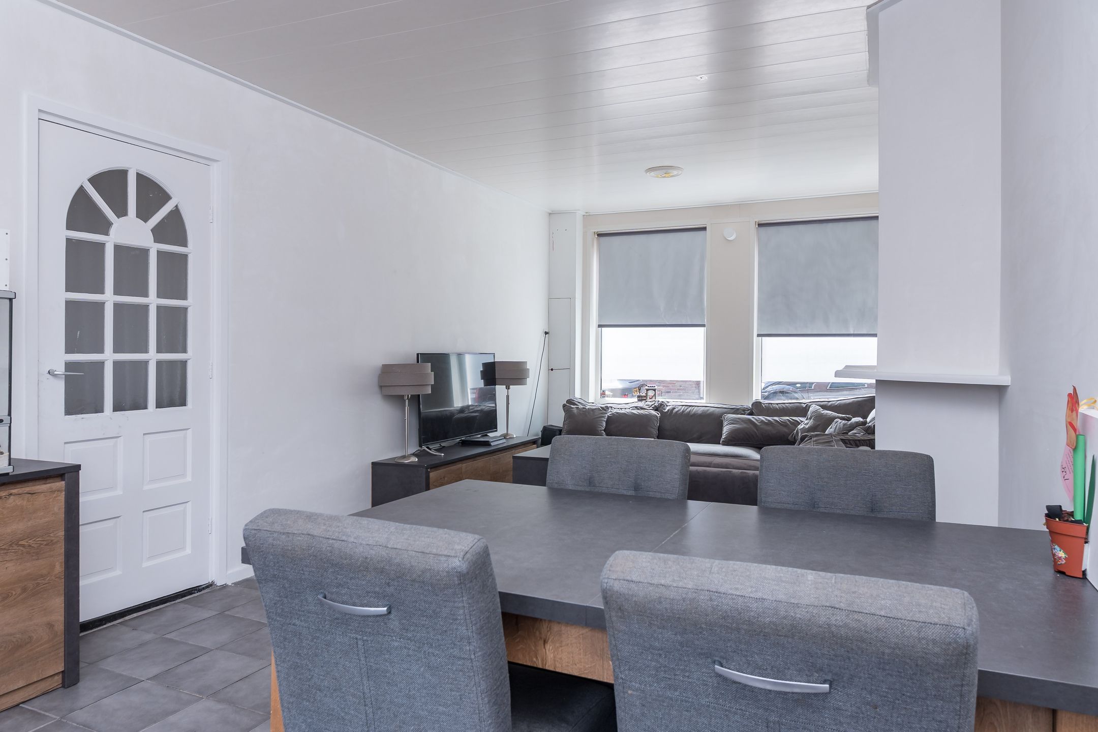 Bright terraced house with sunny garden and spacious attic potential — 12