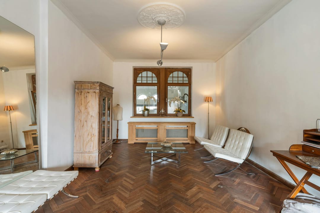 Historic 'Le Petit Chateau' Mansion with Luxury Amenities in Opglabbeek — 8