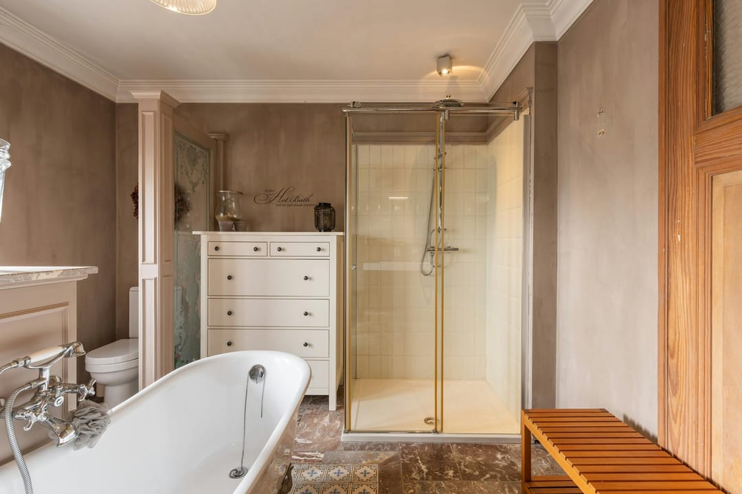 Historic 'Le Petit Chateau' Mansion with Luxury Amenities in Opglabbeek — 11