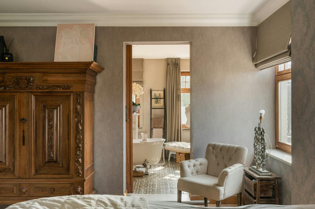 Historic 'Le Petit Chateau' Mansion with Luxury Amenities in Opglabbeek — 13