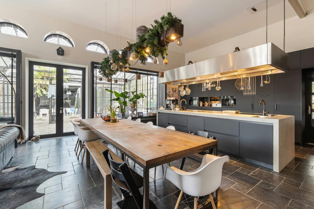 Historic 'Le Petit Chateau' Mansion with Luxury Amenities in Opglabbeek — 7