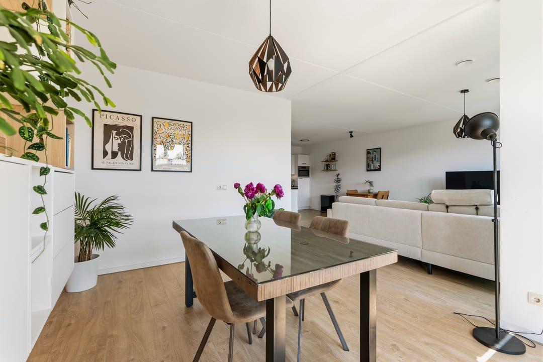 Modern Three-Room Apartment with Private Parking in Nijmegen — 16