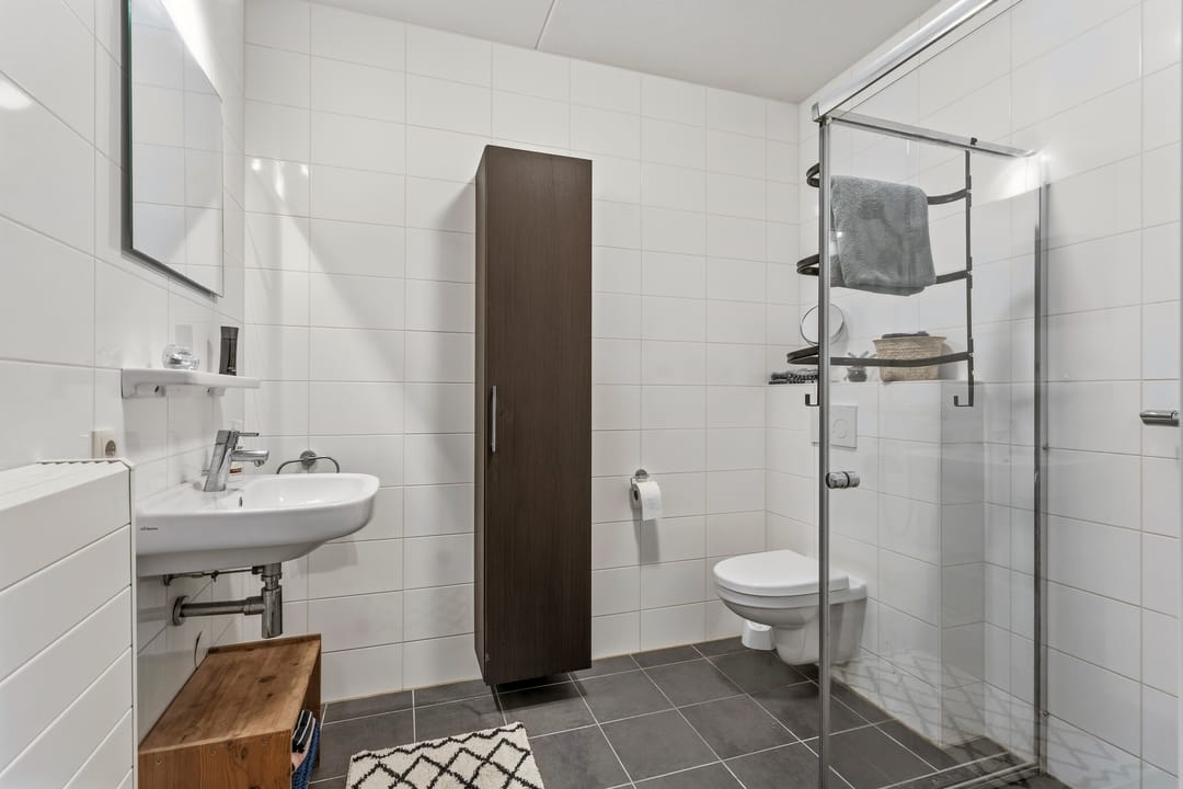 Modern Three-Room Apartment with Private Parking in Nijmegen — 23