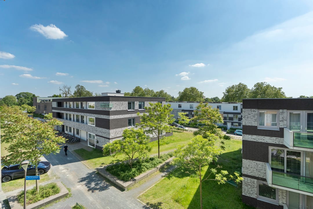 Modern Three-Room Apartment with Private Parking in Nijmegen — 11