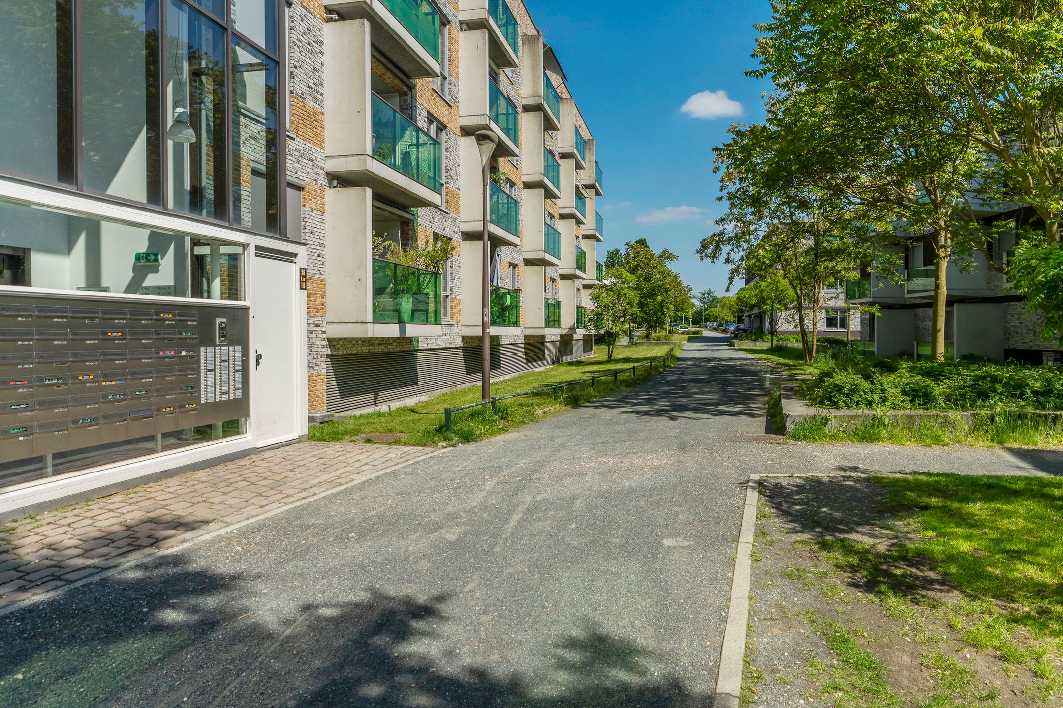 Modern Three-Room Apartment with Private Parking in Nijmegen — 30
