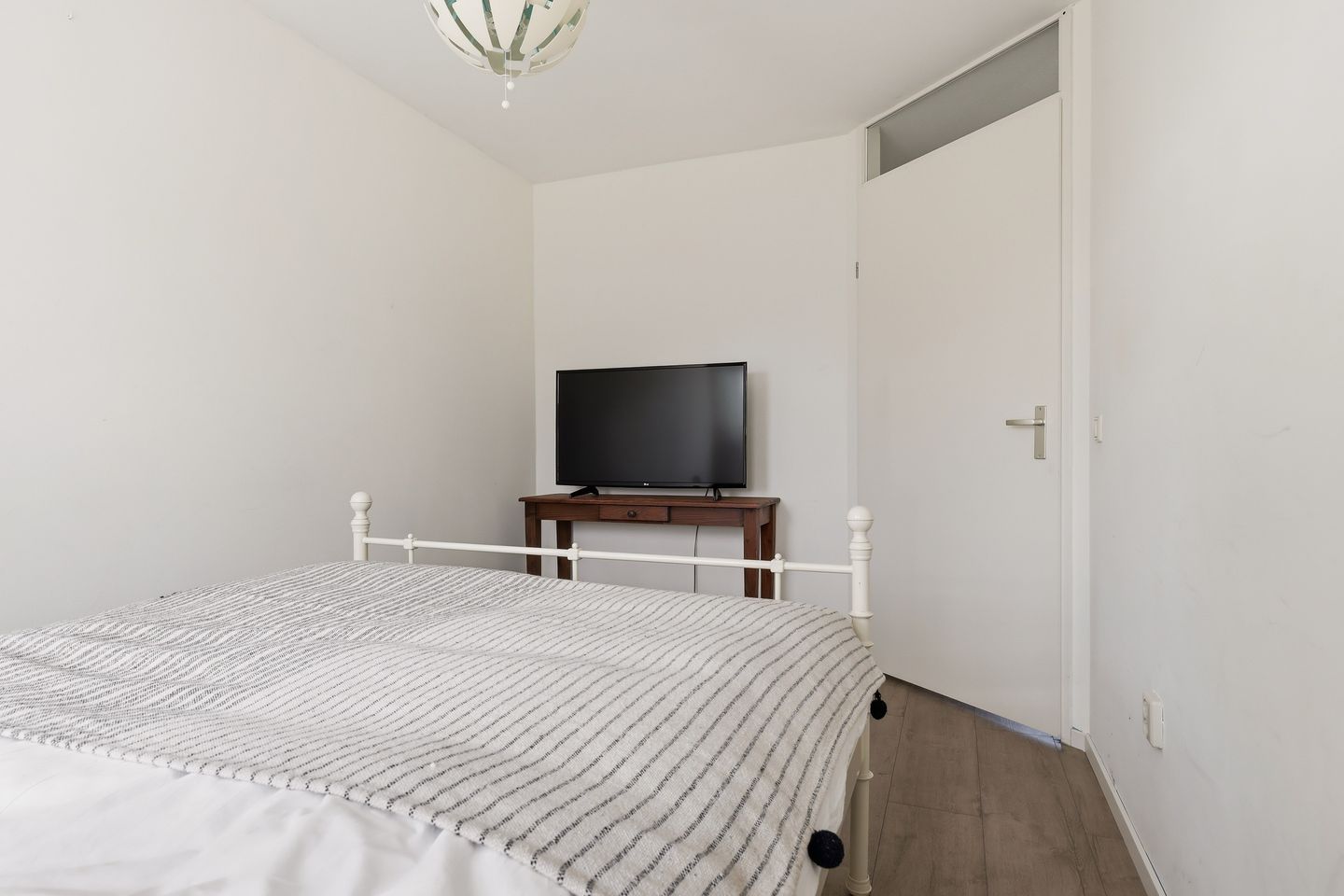 Photo 19 of Schouwenaarsstraat 30