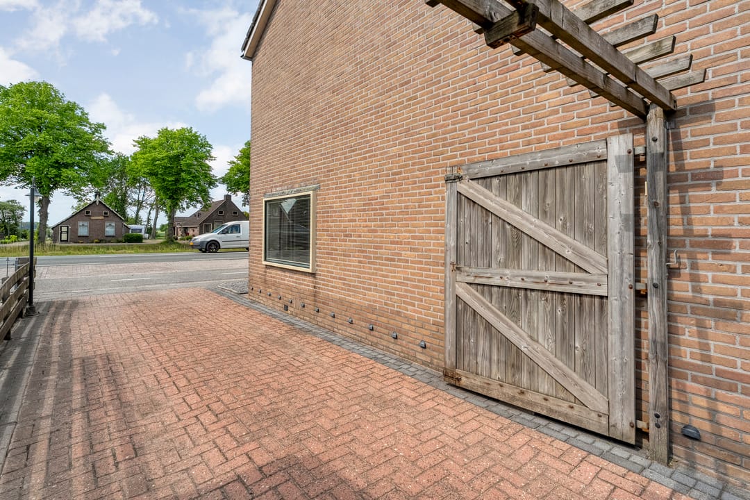 Photo 32 of Hoofdweg 42