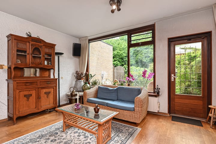 Tussenwoning te koop: Valenberg 15, Zoetermeer