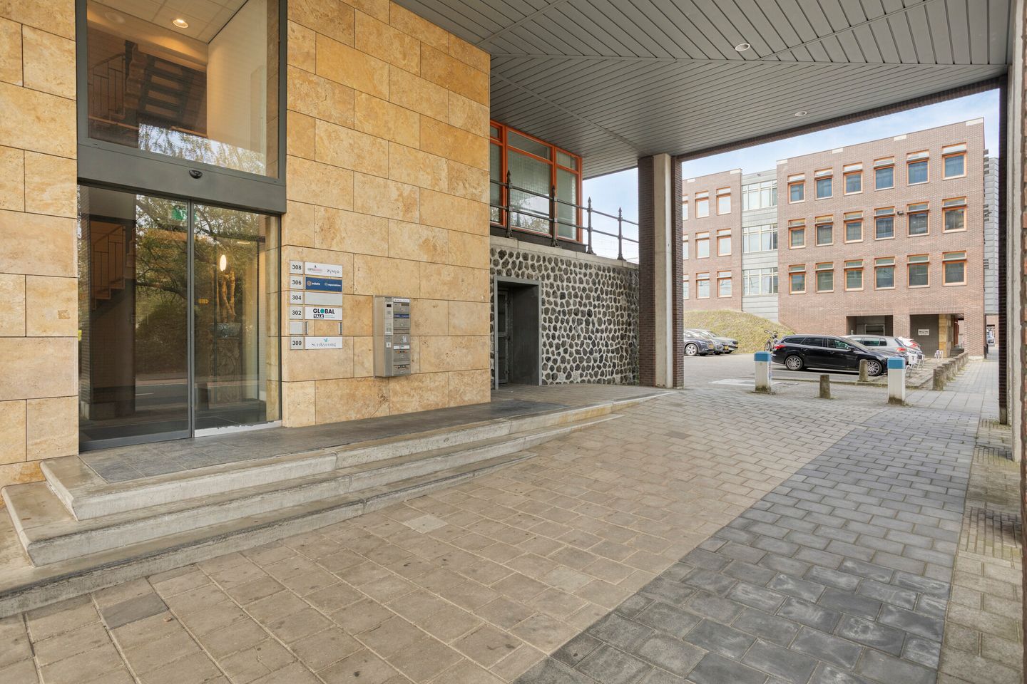 View photo 4 of Prins Bernhardplantsoen 304