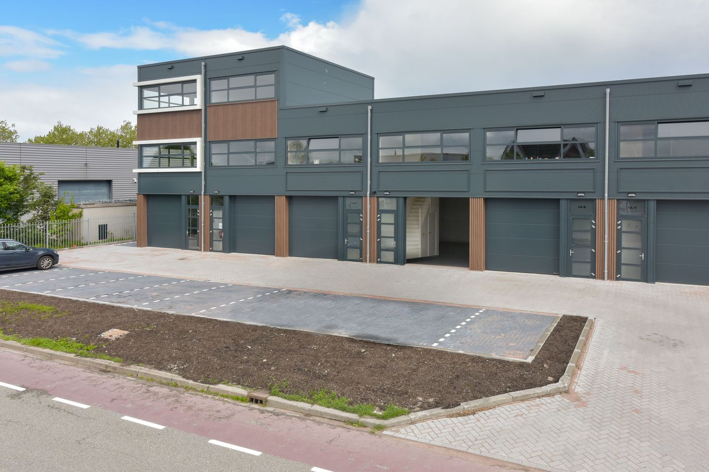 View photo 1 of Productieweg 1-A7