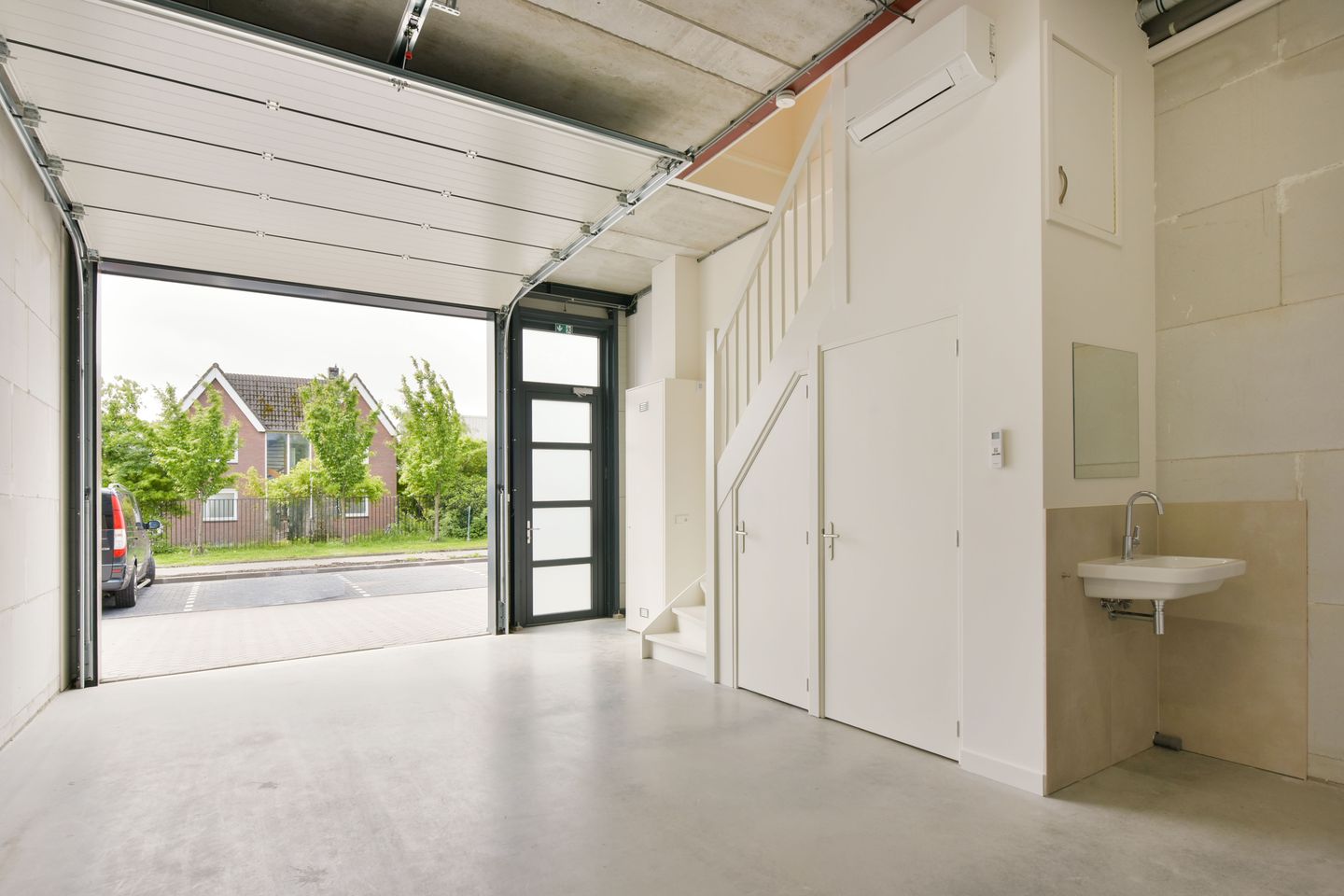 View photo 2 of Productieweg 1-A7