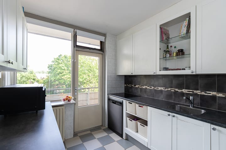 Photo 3 of Zernikelaan 682