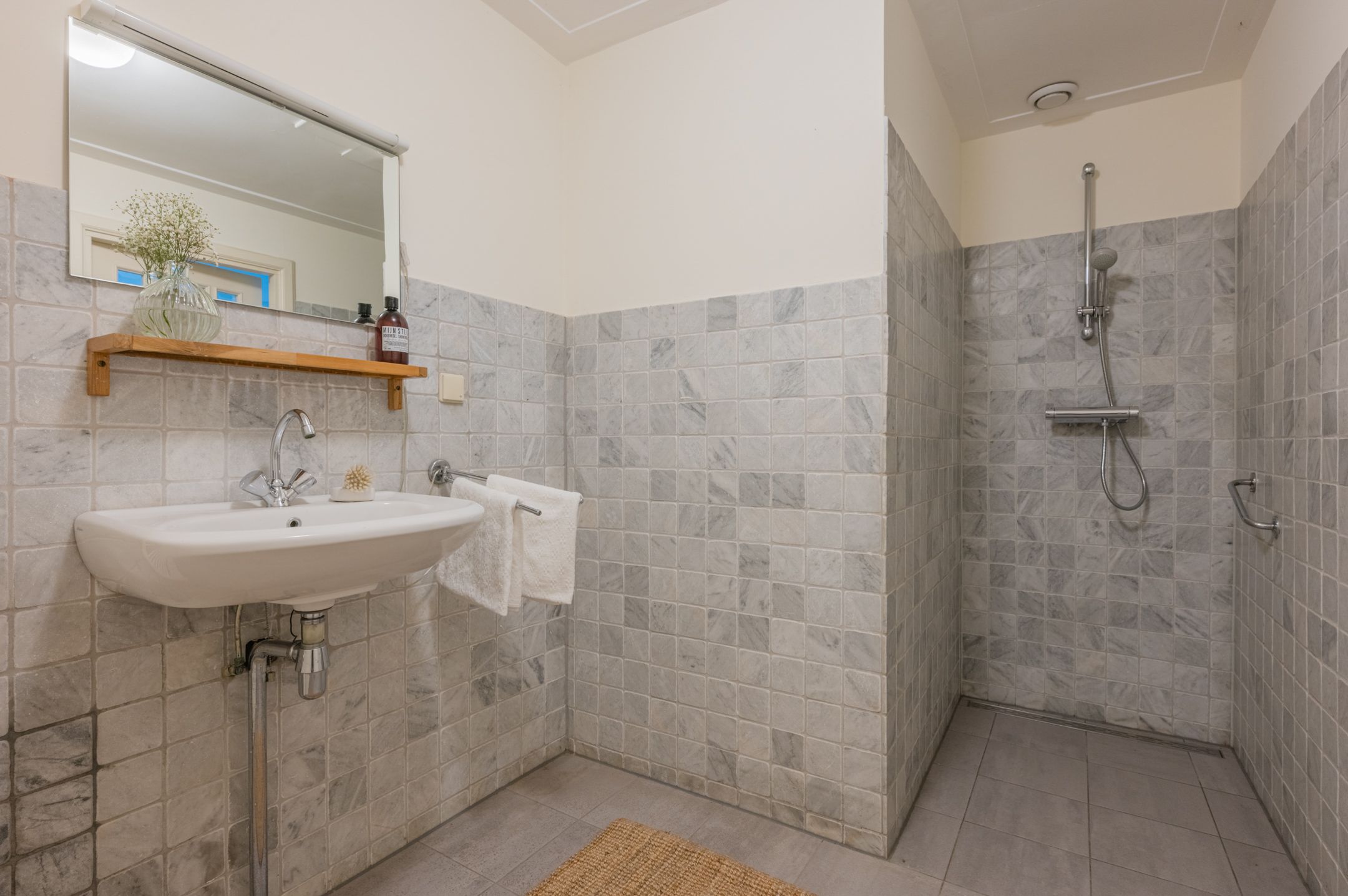 Photo 18 of Von Guerickestraat 68-H