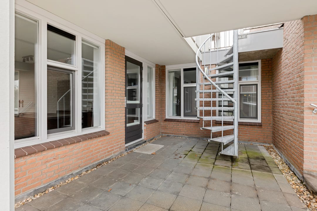 Spacious and Energy-Efficient Apartment in the Heart of Oss Center — 37