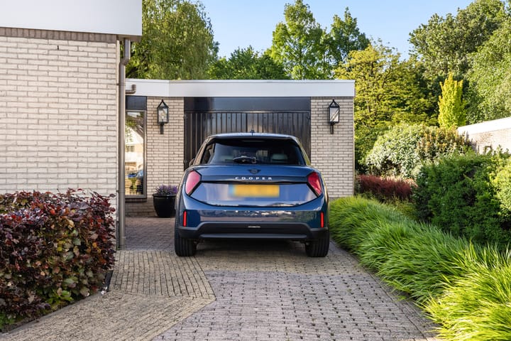 Vrijstaande woning te koop: Suite 18, Zwijndrecht