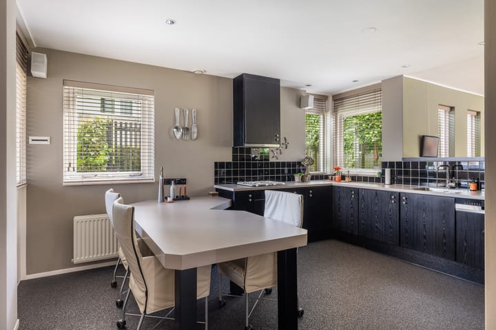 Vrijstaande woning te koop: Suite 18, Zwijndrecht