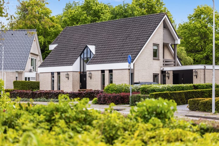 Vrijstaande woning te koop: Suite 18, Zwijndrecht