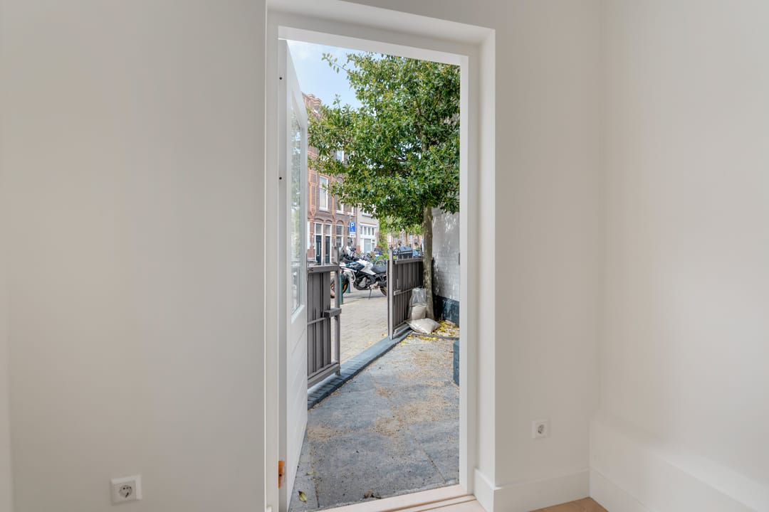 Stylishly Transformed Ground-Floor Apartment in The Hague's Valkenboskwartier — 47