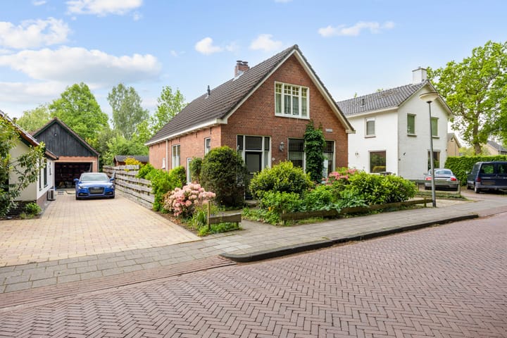 Photo 4 of Vennerstraat 64
