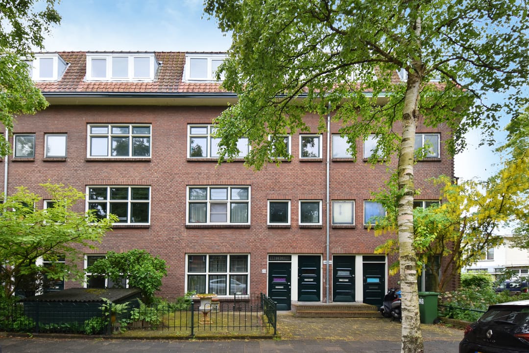 4-Bedroom Double Upper House with Two Balconies in the Beloved Bomenbuurt, Rijswijk — 32