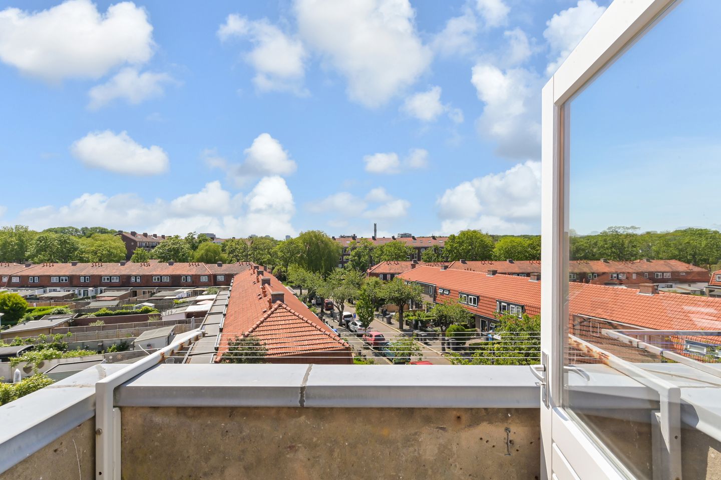 4-Bedroom Double Upper House with Two Balconies in the Beloved Bomenbuurt, Rijswijk — 29