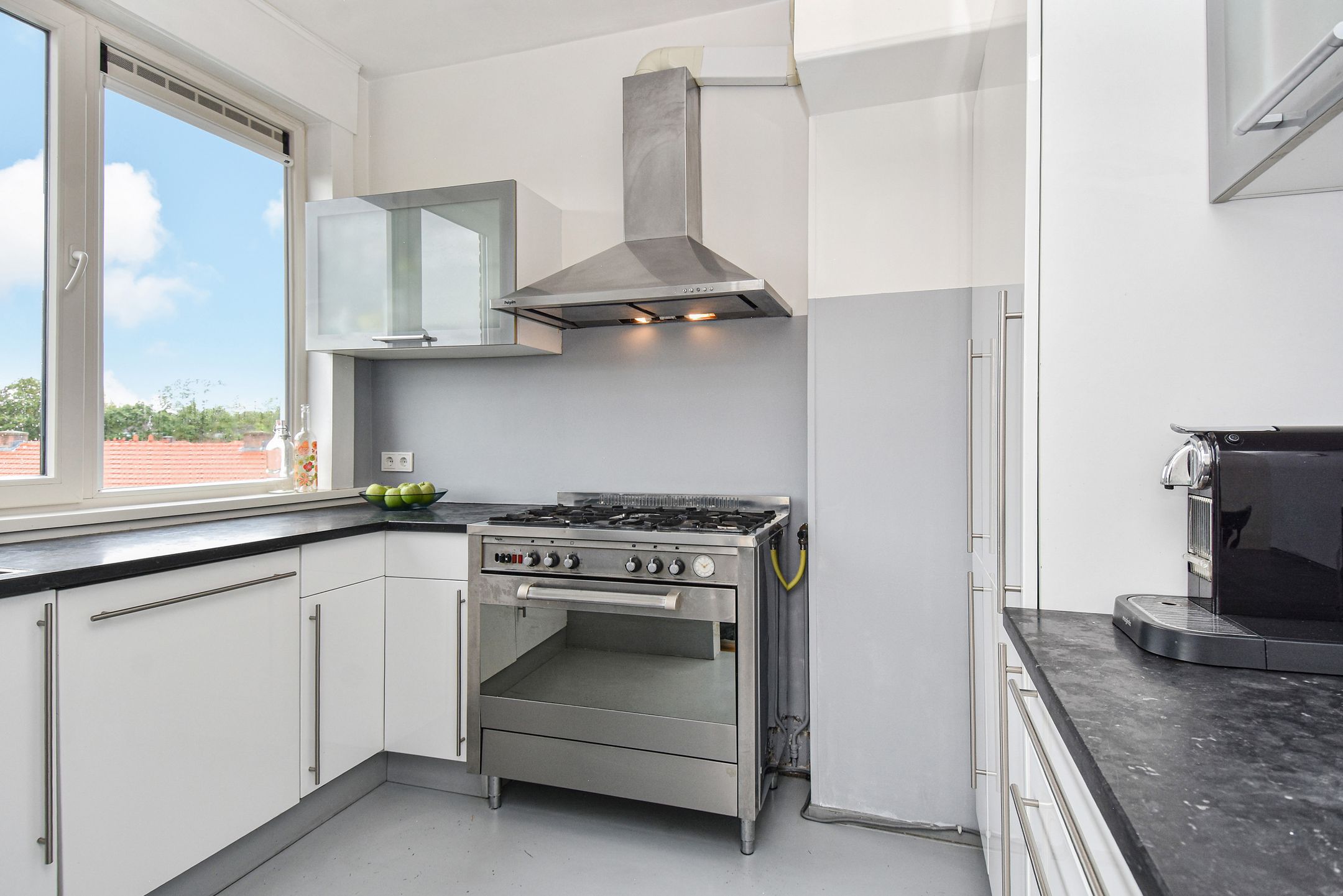 4-Bedroom Double Upper House with Two Balconies in the Beloved Bomenbuurt, Rijswijk — 12