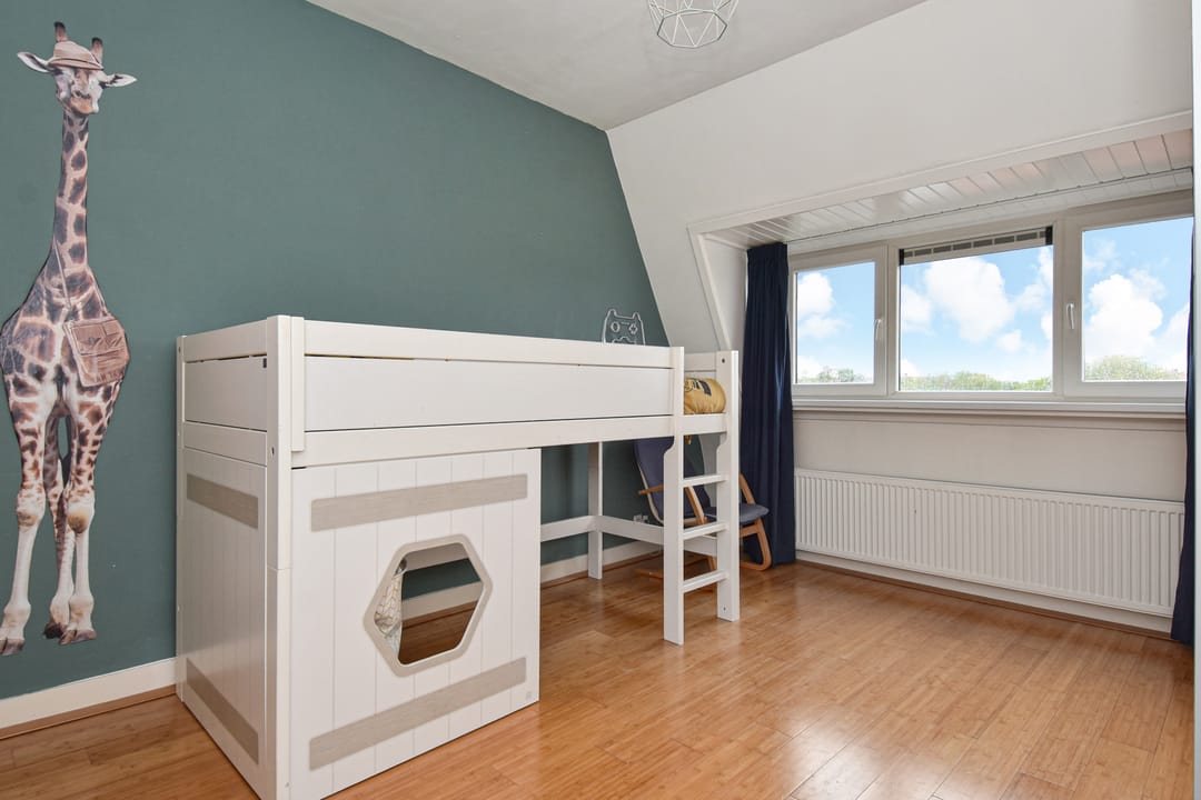 4-Bedroom Double Upper House with Two Balconies in the Beloved Bomenbuurt, Rijswijk — 22
