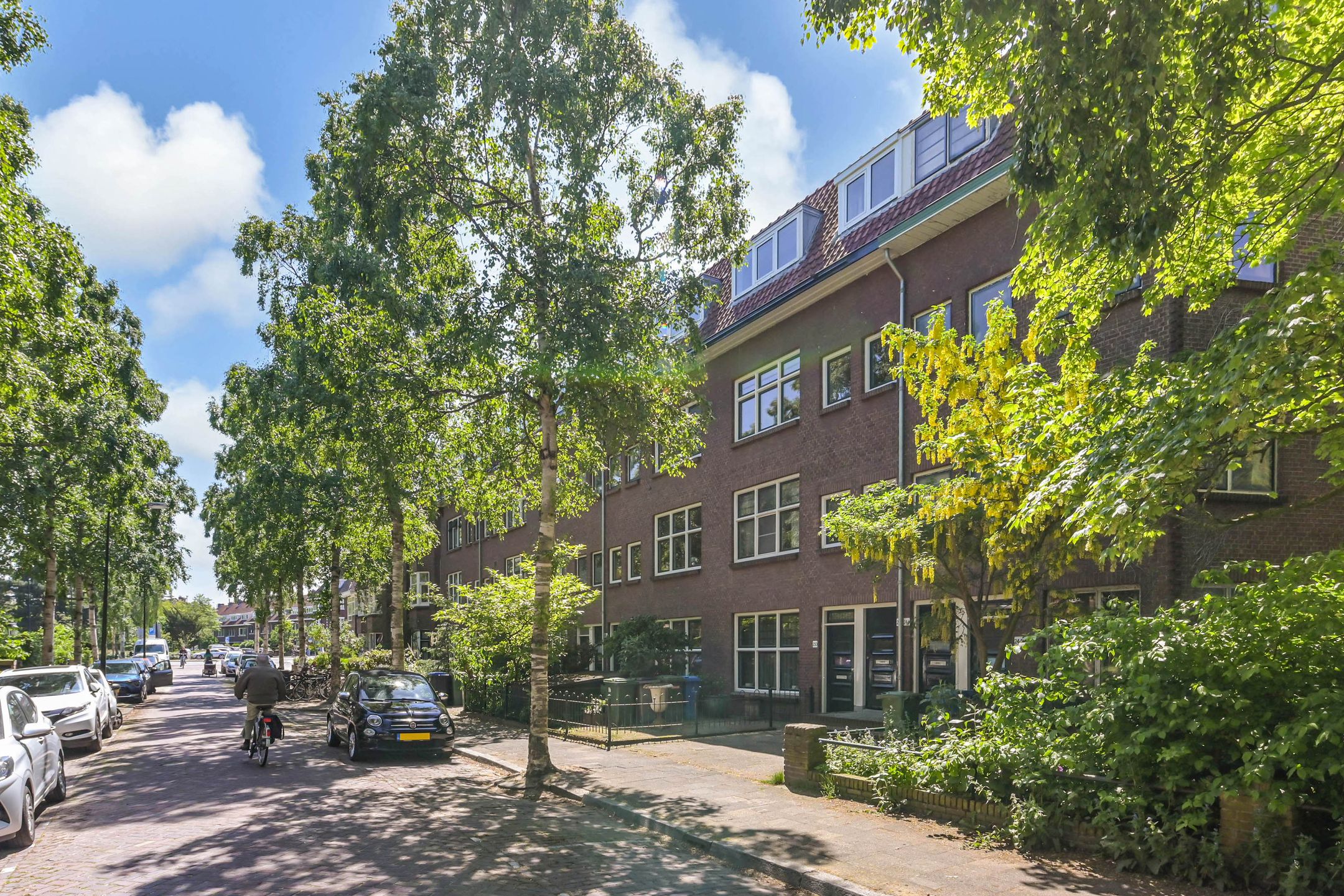 4-Bedroom Double Upper House with Two Balconies in the Beloved Bomenbuurt, Rijswijk — 33