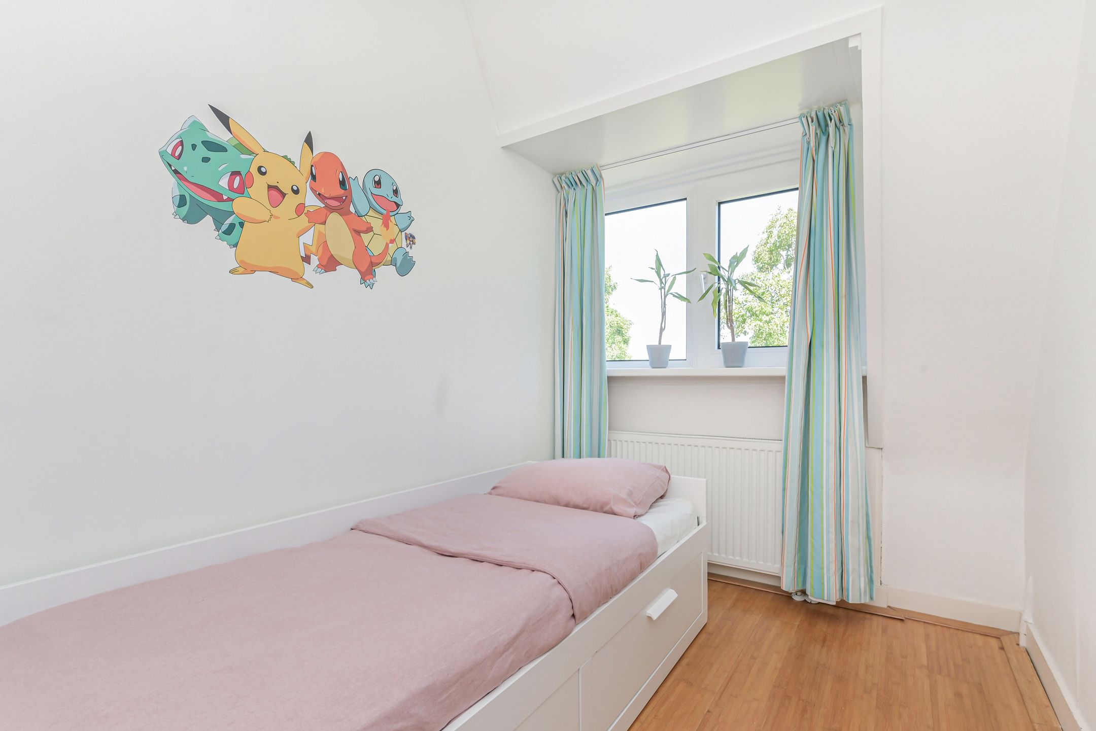 4-Bedroom Double Upper House with Two Balconies in the Beloved Bomenbuurt, Rijswijk — 24