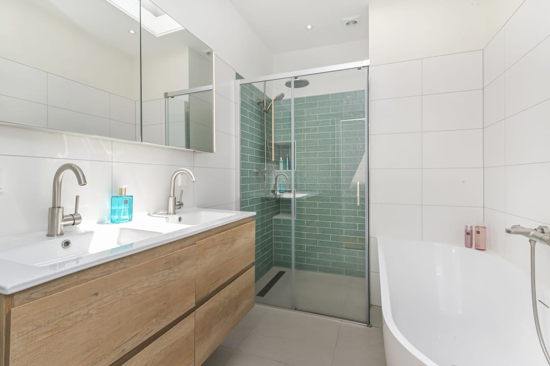 4-Bedroom Double Upper House with Two Balconies in the Beloved Bomenbuurt, Rijswijk — 26