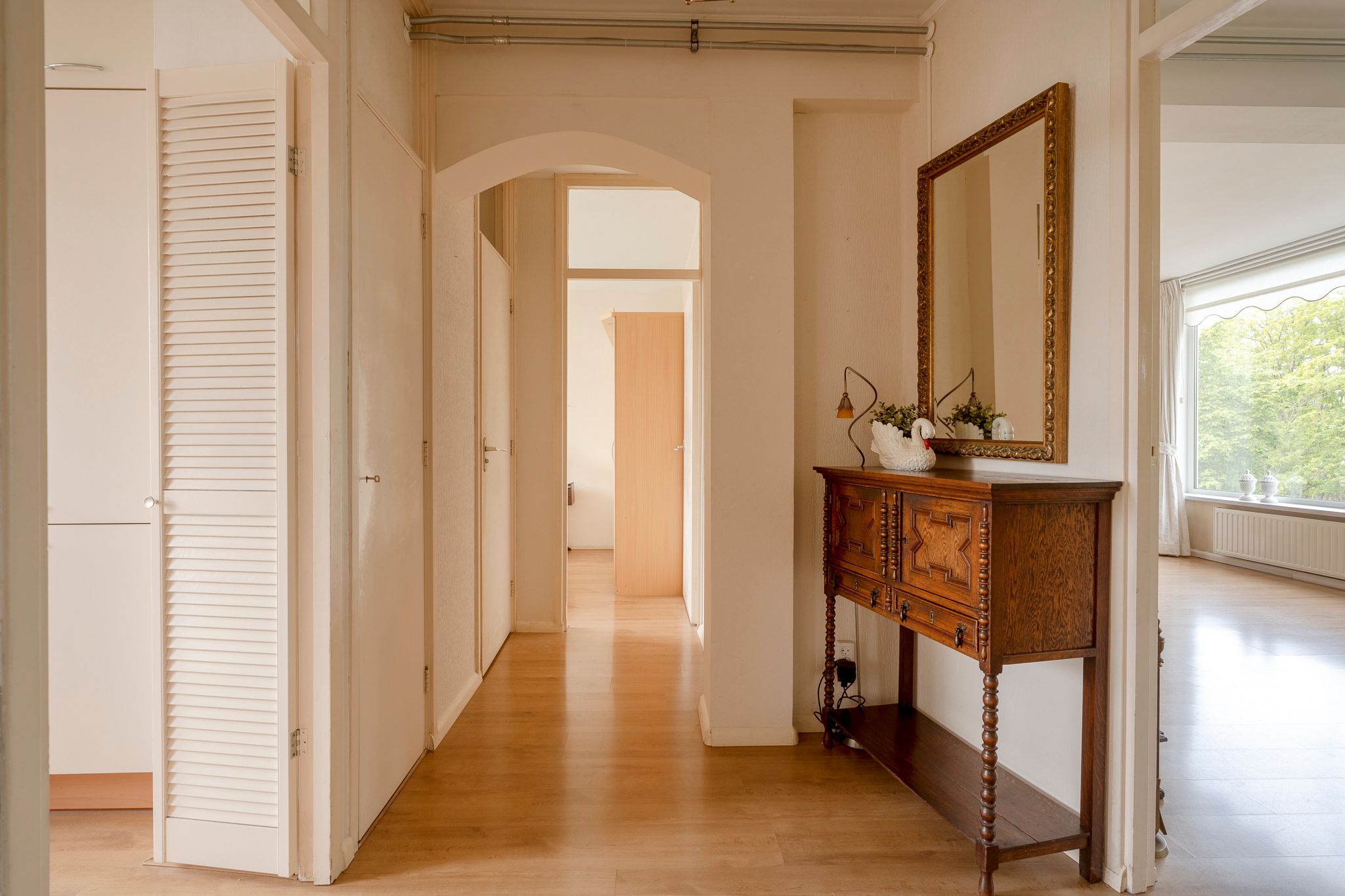 Bright third-floor apartment with two balconies in green Wassenaar setting — 9