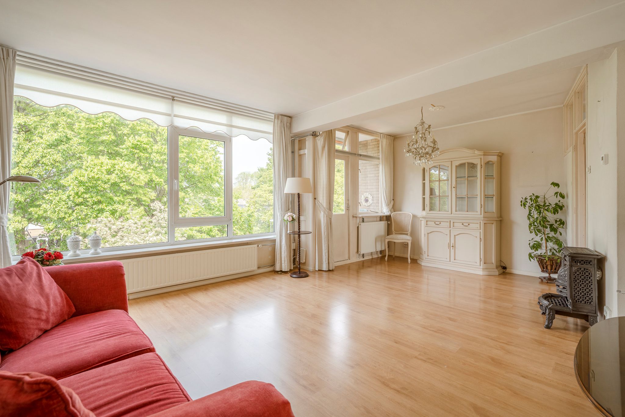 Bright third-floor apartment with two balconies in green Wassenaar setting — 12