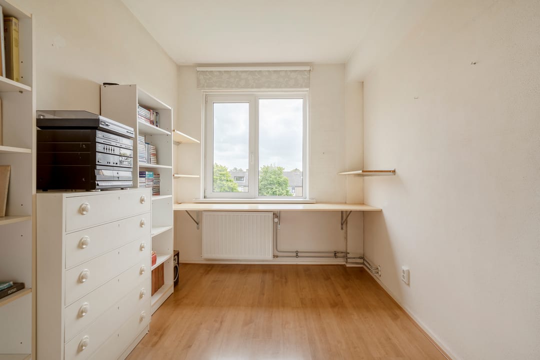 Bright third-floor apartment with two balconies in green Wassenaar setting — 23