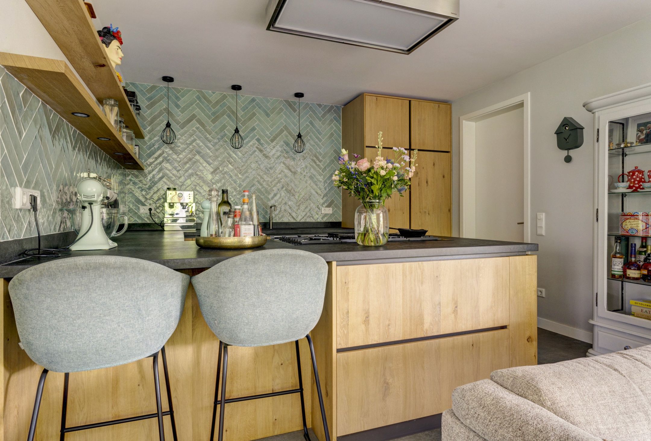 Spacious Semi-Detached Family Home with Six Bedrooms and Solar Panels — 15