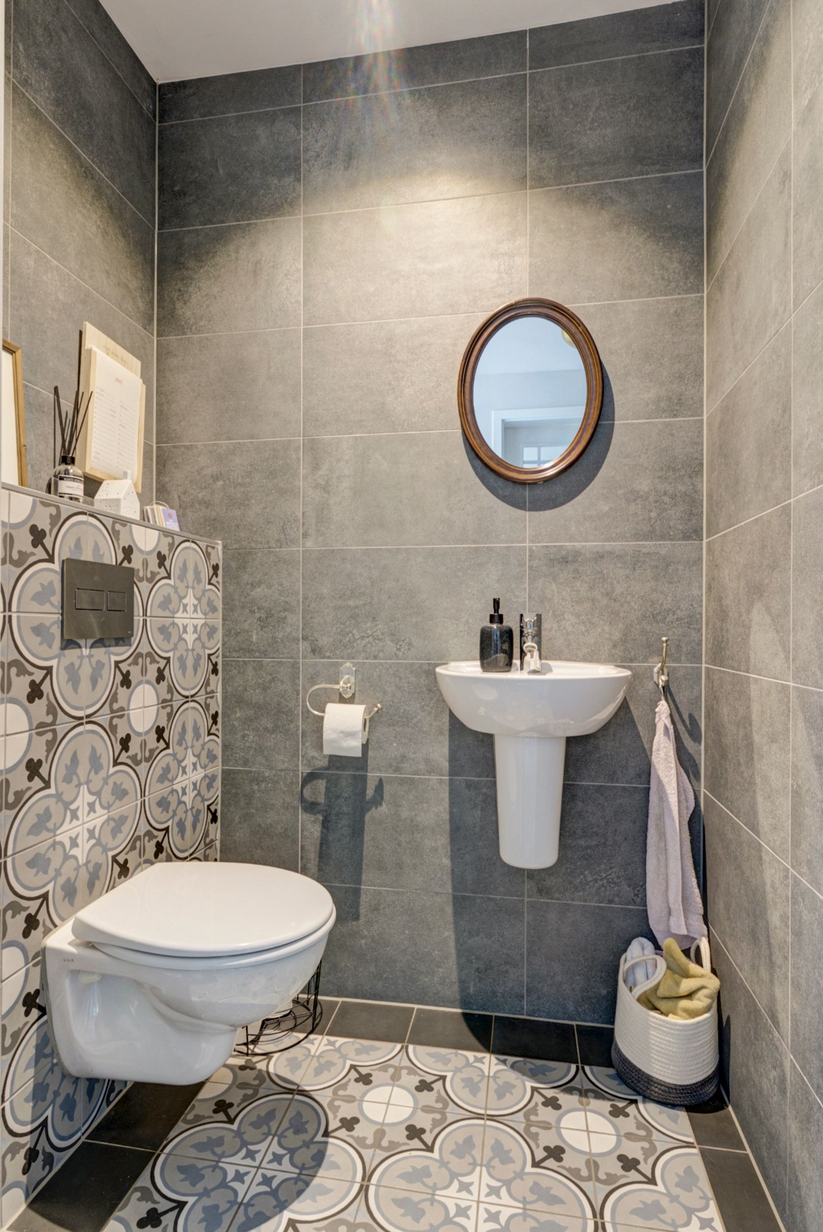 Spacious Semi-Detached Family Home with Six Bedrooms and Solar Panels — 18