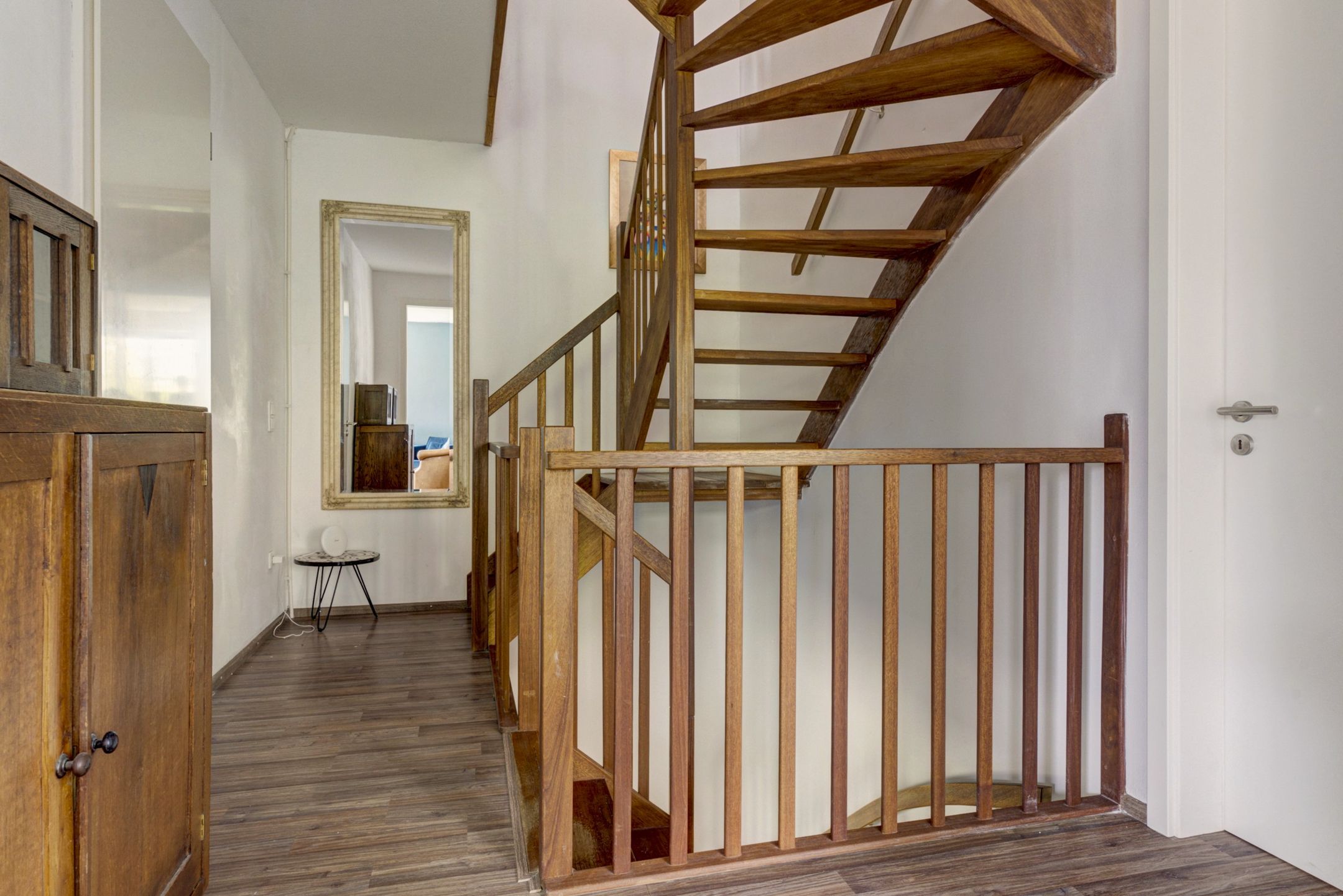 Spacious Semi-Detached Family Home with Six Bedrooms and Solar Panels — 33