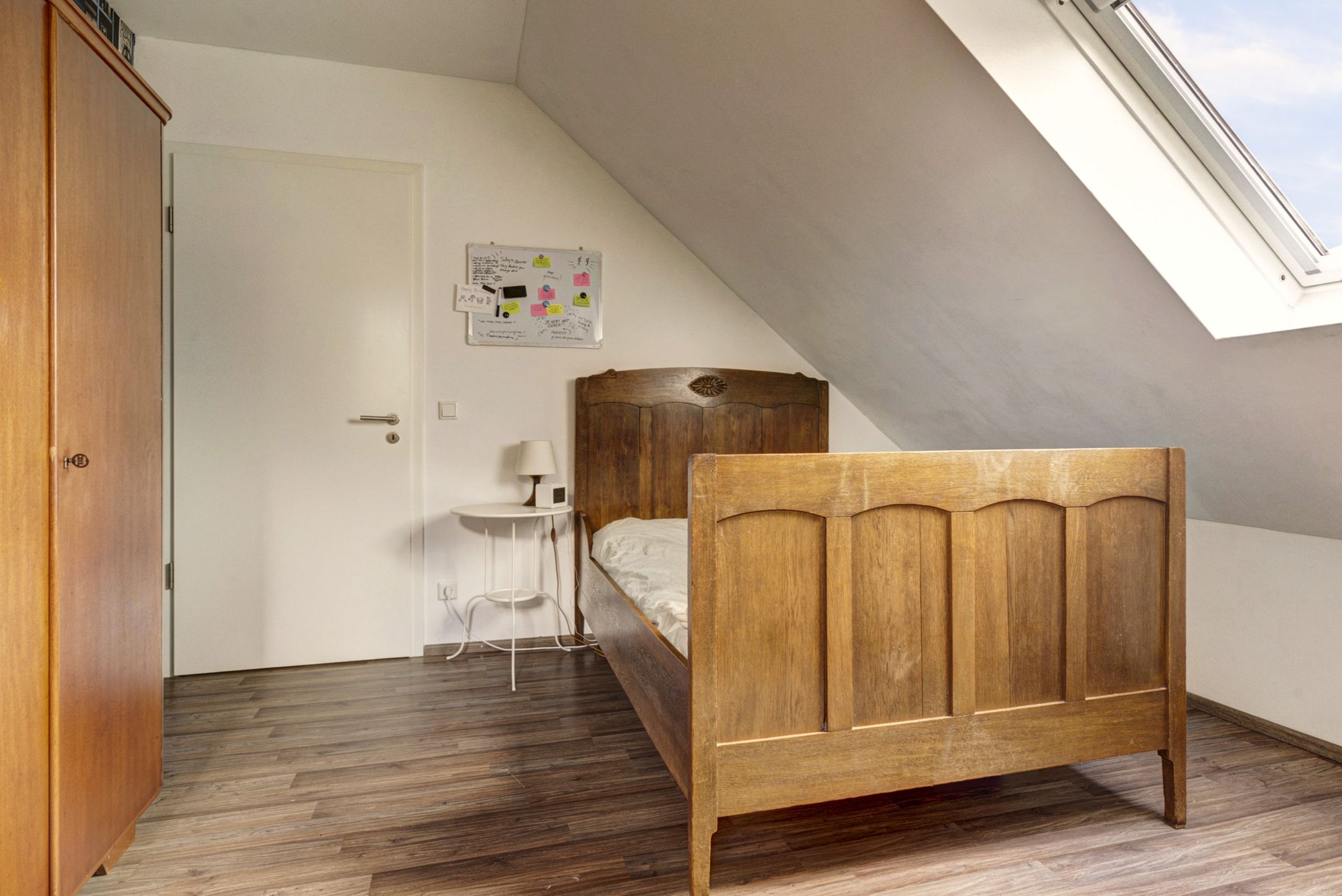 Spacious Semi-Detached Family Home with Six Bedrooms and Solar Panels — 39