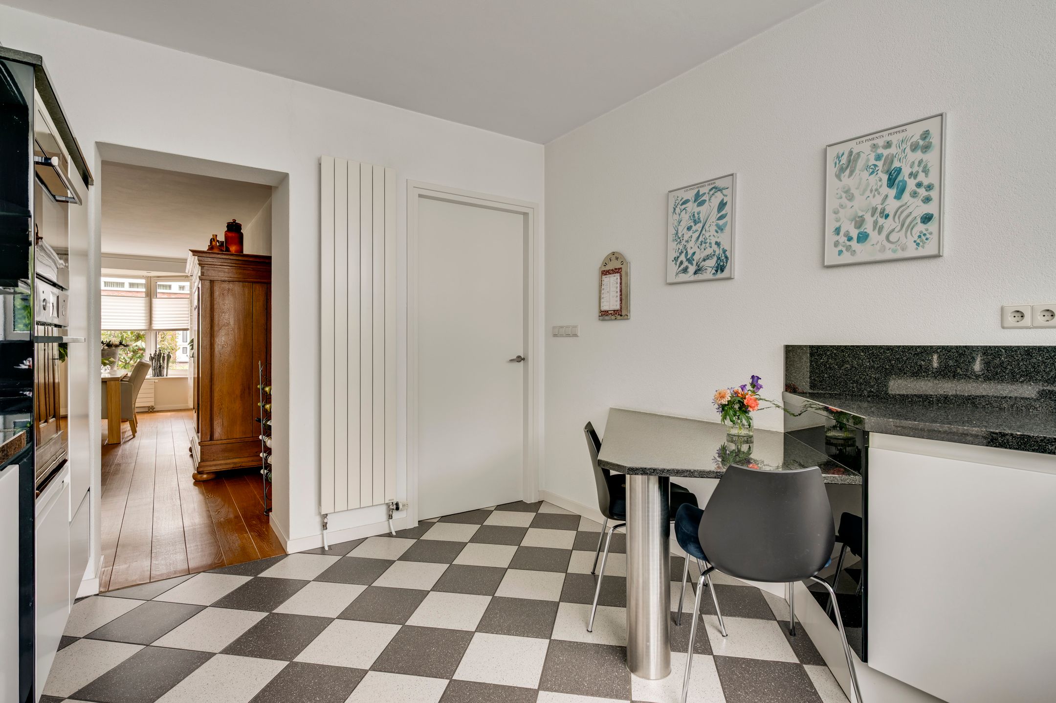 Photo 9 of Bentinckstraat 13