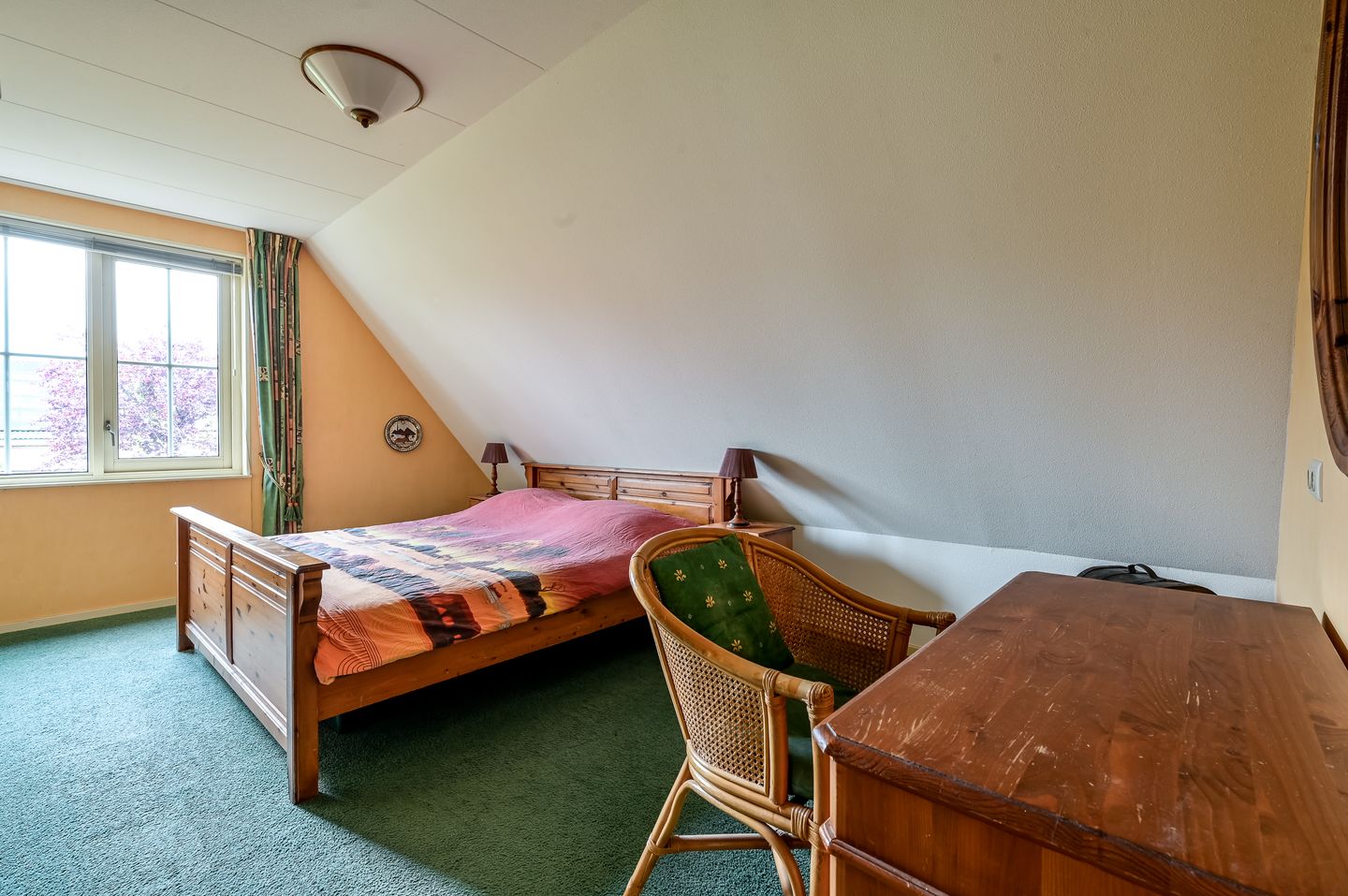 Spacious detached family home with six bedrooms in child-friendly neighborhood — 29