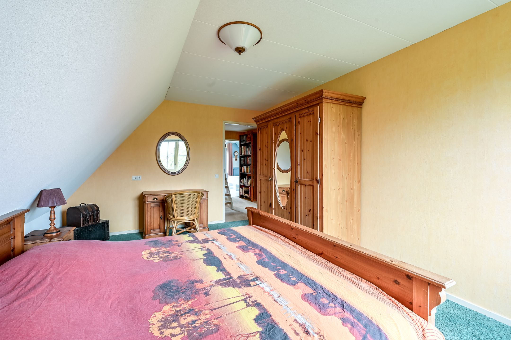 Spacious detached family home with six bedrooms in child-friendly neighborhood — 30
