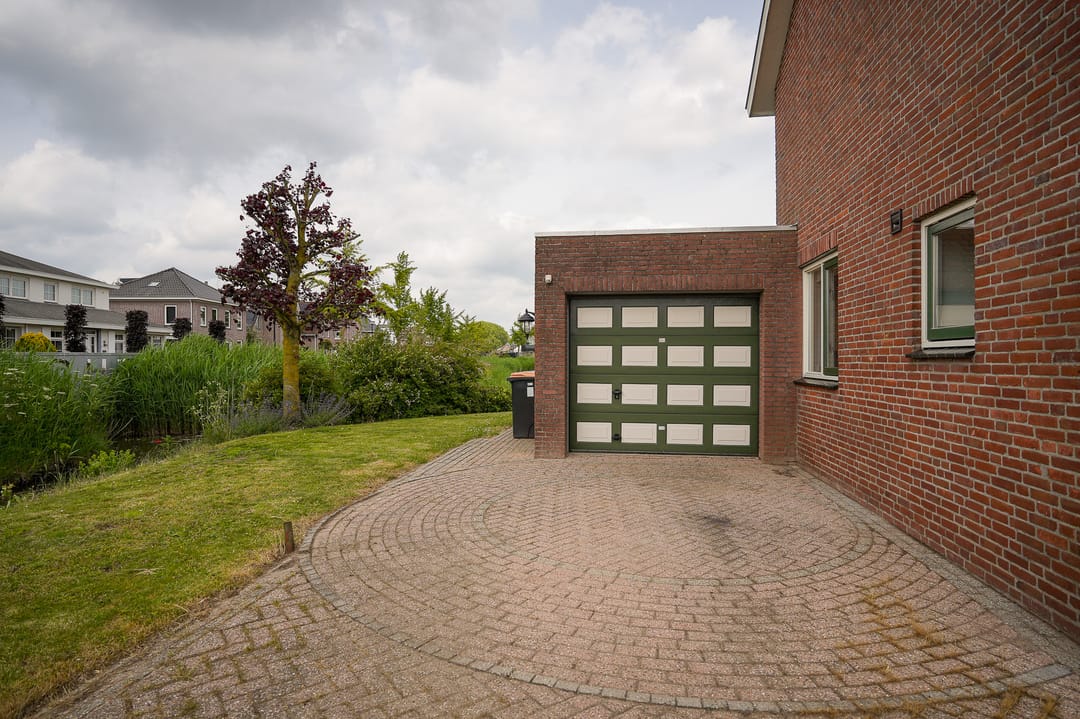 Photo 41 of Scharenburgsestraat 16
