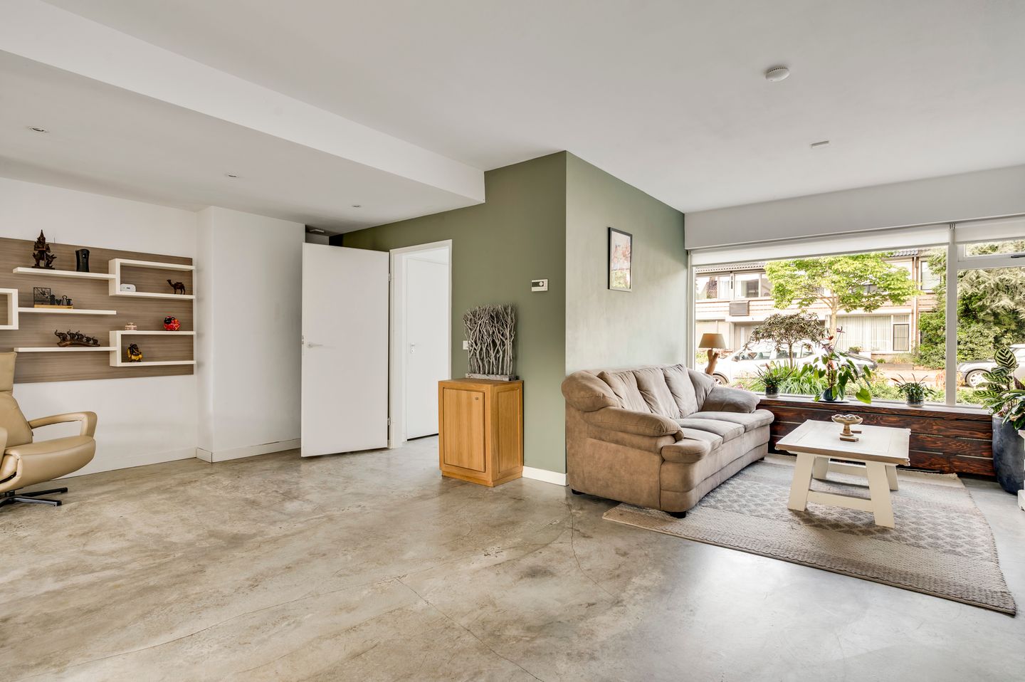 Royally extended family home with garden room in Maarheeze — 10