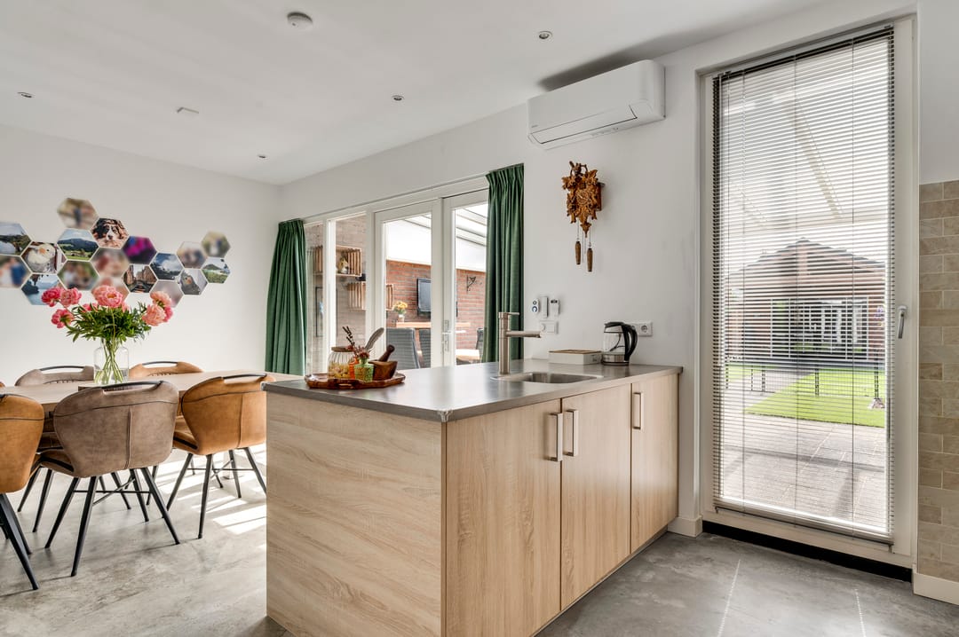 Royally extended family home with garden room in Maarheeze — 13