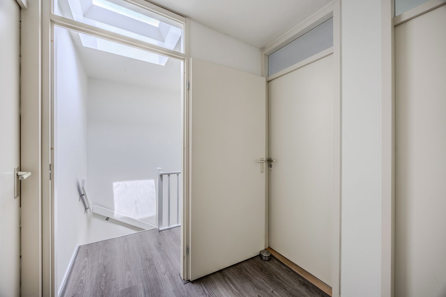 Modern Renovated Terraced House with Solar Panels in Child-Friendly Neighborhood — 29